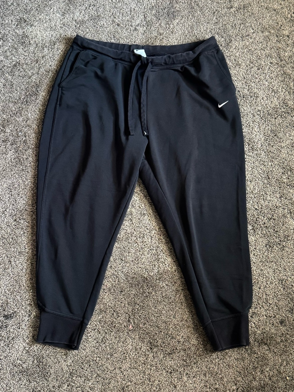 Nike Black Men's Athletic Jogger Sweatpants with White Swoosh